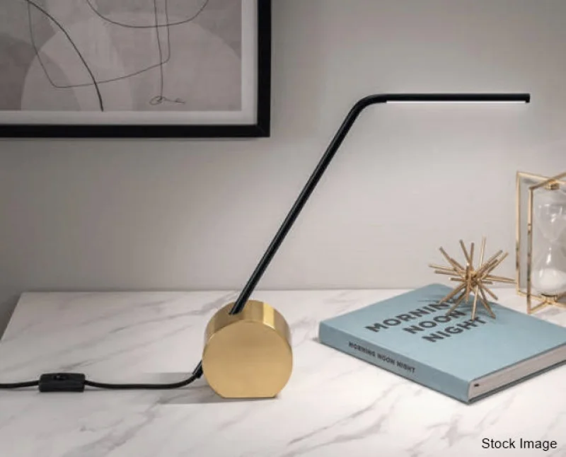 In2Corporate Ltd - Luxury Lighting from a Prestigious Manufacturer - Auction Image 9