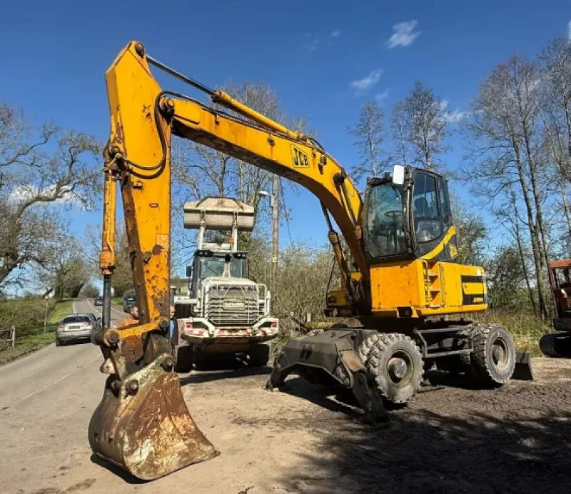 Universal Auctions Group Ltd - Massive Multi-Lot Auction; Ex-Fleet Vans, Agri, Construction & Heavy Plant Machinery And Much More! - Auction Image 8