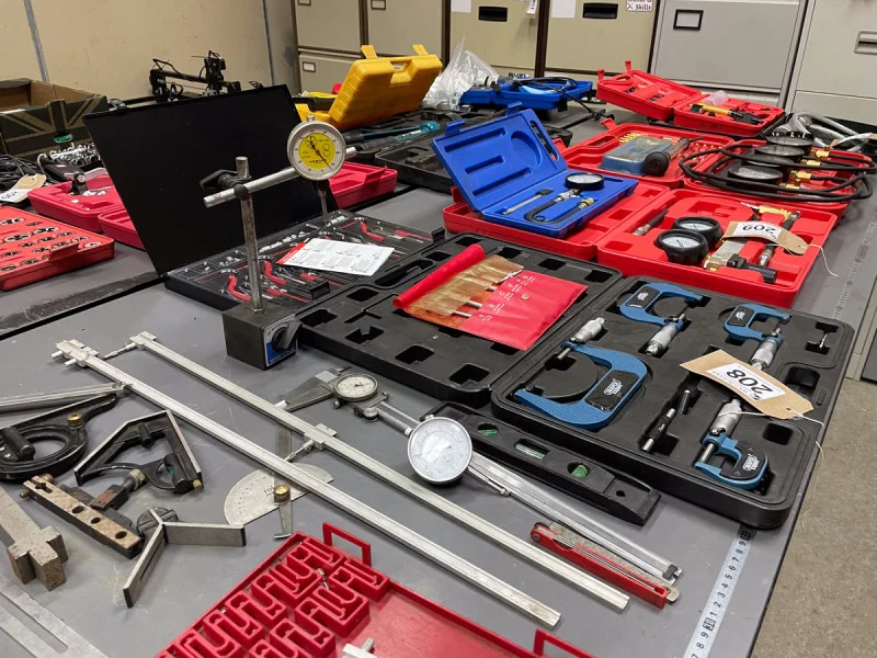 W & H Peacock - Garage Equipment, Tools & Stock of an Automotive Development Engineer at Auction - Auction Image 9