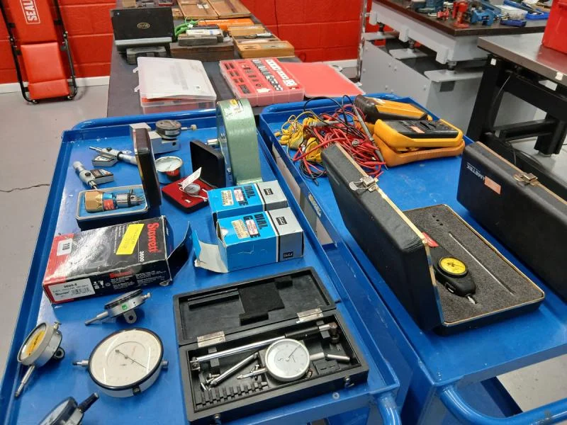 W & H Peacock - Specialist Laboratory Tools, Machinery, Factory Handling Equipment, Stock, Computers and Office Furniture - Auction Image 5