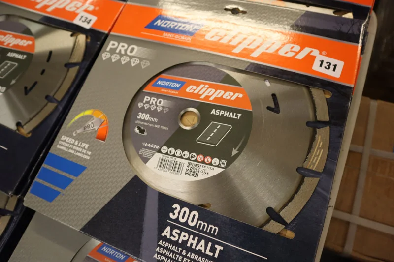 W & H Peacock - Saw Cutting Discs, Sandpaper and Accessories at Online Auction - Auction Image 5