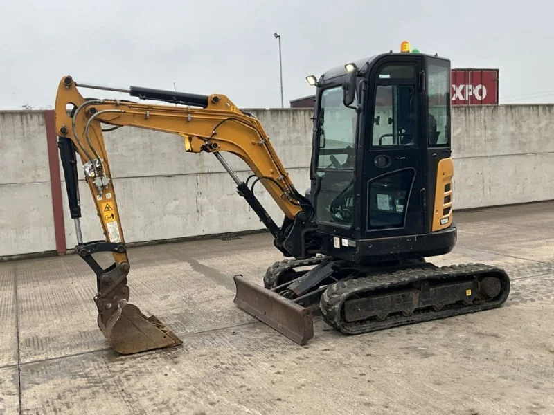 Mid Ulster Auctions Ltd - Machinery Auction to include: Tractors, Diesel Teletruck, Dumper, Diesel Truck Mounted Forklift, Excavators & More - Auction Image 2