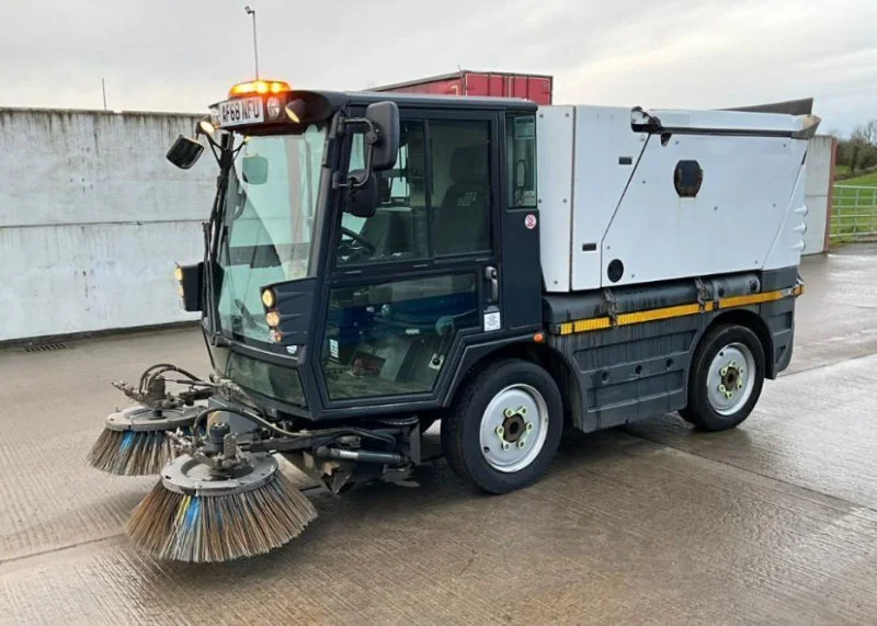 Mid Ulster Auctions Ltd - Machinery Auction to include Hydraulic Puller / Tensioner, Ride on Vibrating Roller, Forklifts and more - Auction Image 7