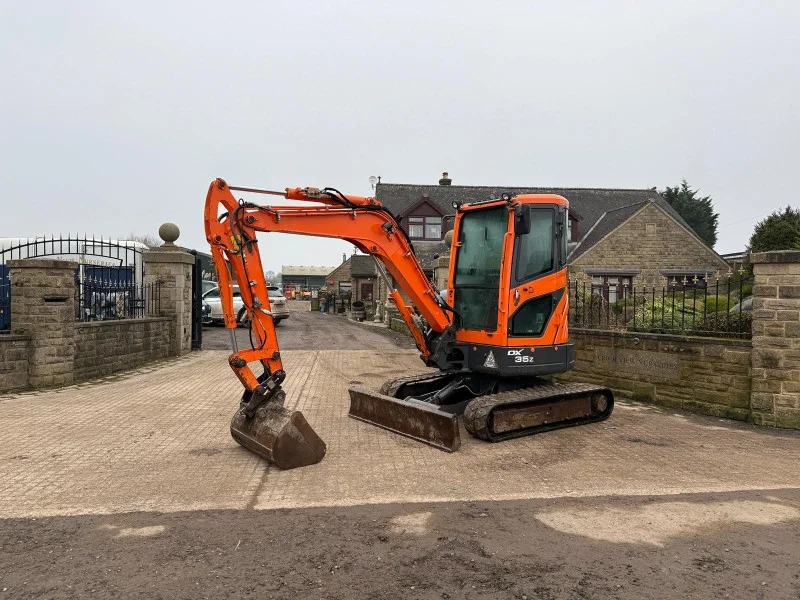 Asset Auctions Ltd - 800+ Lots Pallet Auction - Auction Image 1