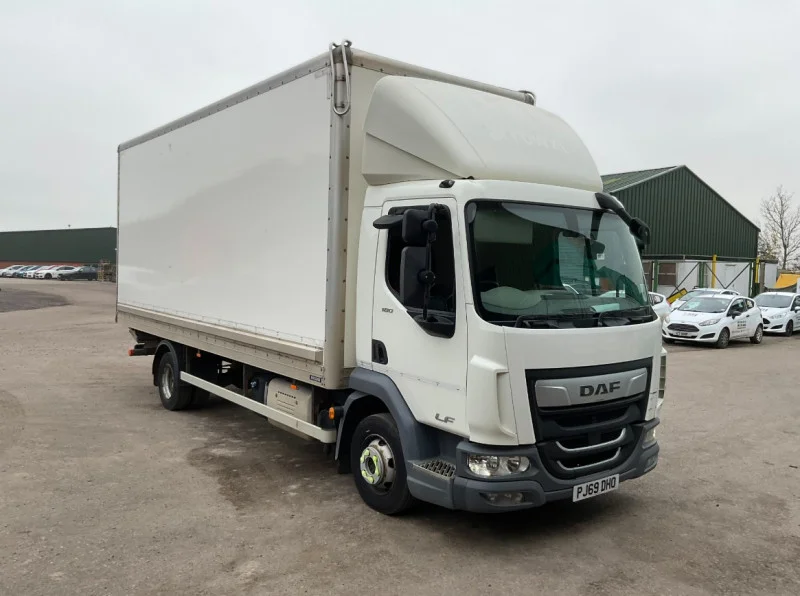 BPI Auctions - End of Lease Mercedes, MAN, Iveco & DAF Commercial Vehicles to include Box Lorries & Curtain Sider Auction - Auction Image 5