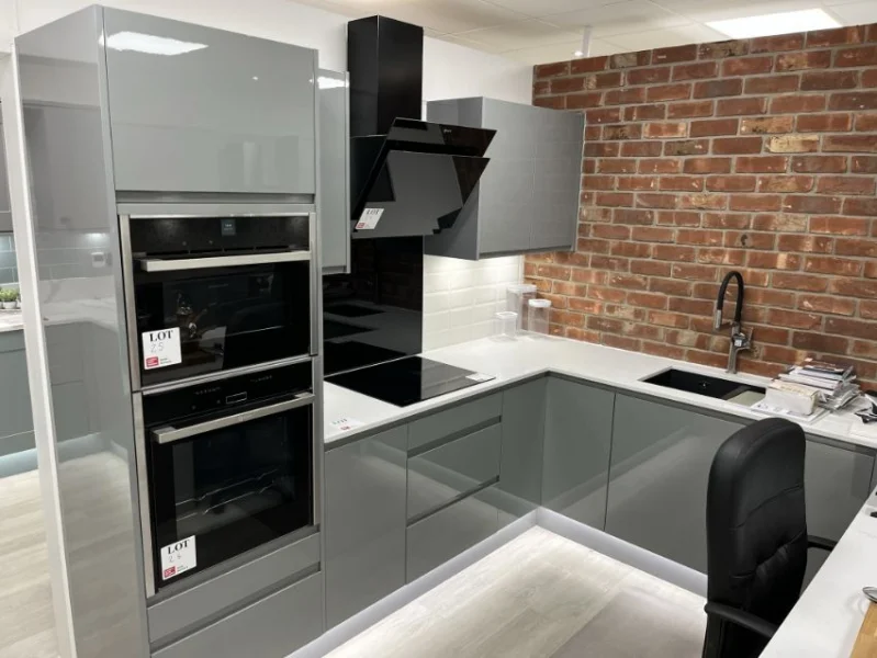 Lambert Smith Hampton - Southampton - Assets of a Plumbing and Heating Trade Counter and Kitchen and Bathroom Showroom Auction - Auction Image 4