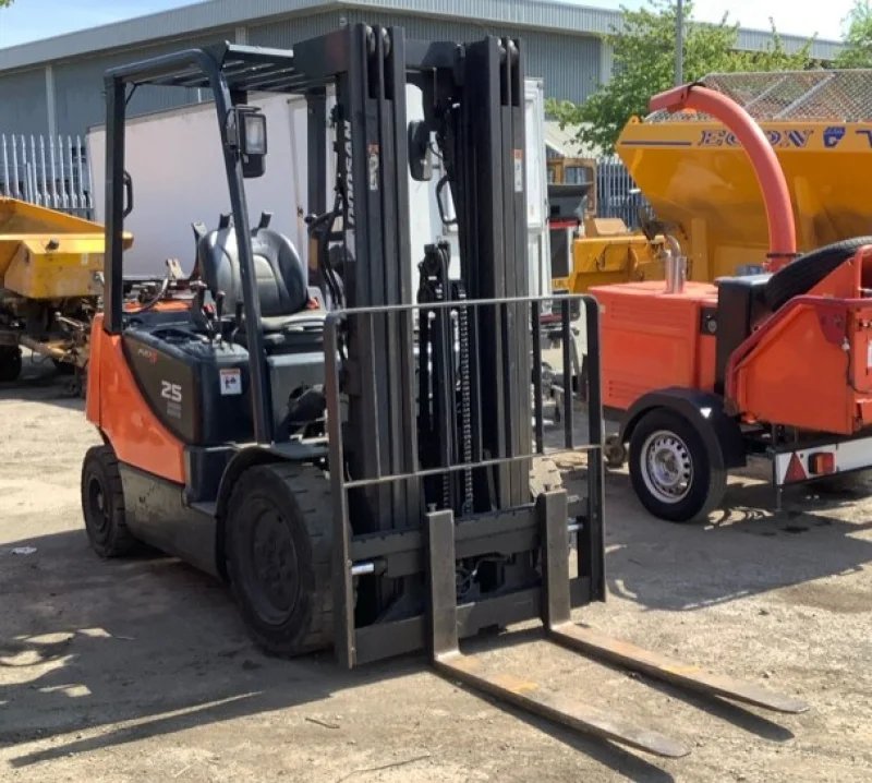 CVA Ltd - Plant & Equipment Auction to include brands Hitachi, Caterpillar, Doosan, Nissan etc - Auction Image 4