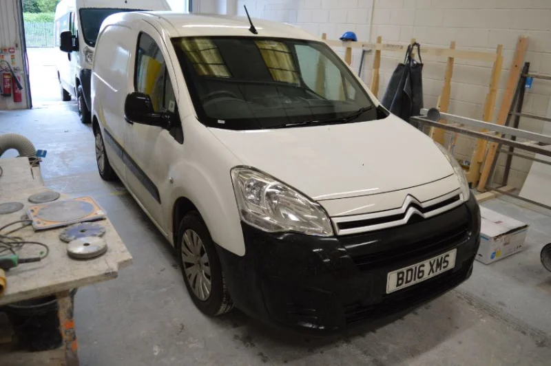Gilbert Baitson - Kitchen Displays, Forklift Truck, Vehicles, Workshop Equipment for Auction - Auction Image 4