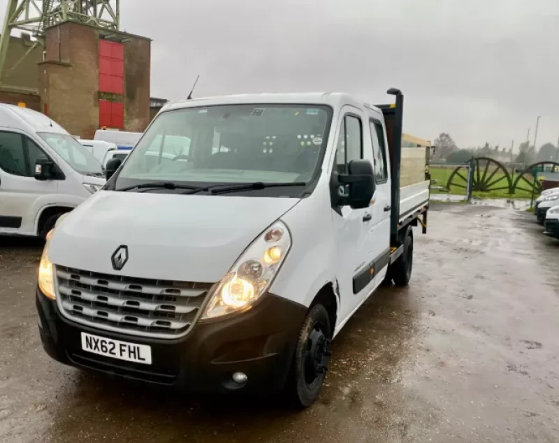 Universal Auctions Group Ltd - Massive Multi-Lot Auction; Ex-Fleet Vans, Agri, Construction & Heavy Plant Machinery and Much More! - Auction Image 4