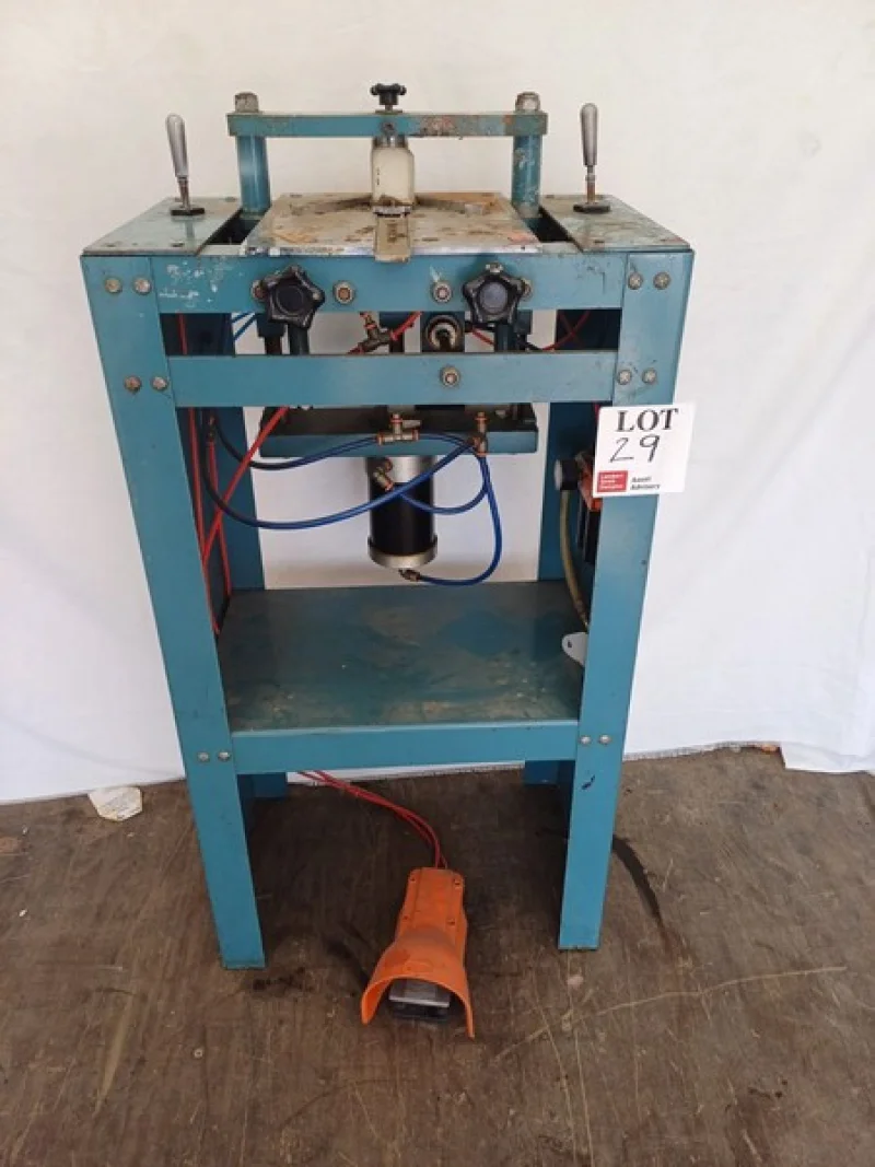 Lambert Smith Hampton - Collective Online Auction to Include Motor Vehicles, Picture Framing Equipment & Moulding Stock, High-end Furniture & PPE Stock - Auction Image 4