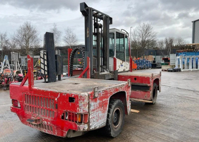 BPI Auctions - Electric, Gas & Diesel Forklift Trucks & Diesel Irion Side Loader at Auction - Auction Image 5