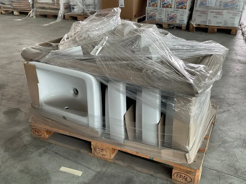 BPI Auctions - Contents of UK Modular Construction Company Auction to inc: Heat Detector Alarms, Electric Towel Rails, Baths, LED Downlighters, Smoke Alarms & More - Auction Image 6