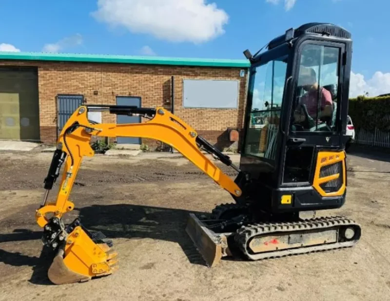 Universal Auctions Group Ltd - Over 700 Lots of Ex-Fleet Vehicles, Agri & Farm, Heavy Plant, Machinery, HGVs & Much More - Auction Image 2