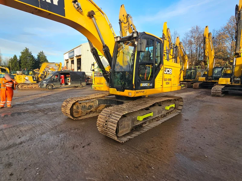 Salvue Ltd. - 2019 JCB 220X  Tracked Excavator - Salvage | Hydraulic Contamination - Auction Image 3