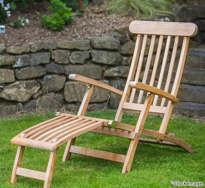 In2Corporate Ltd - Pallet Job Lots From a Premium Garden Furniture Retailer Auction - Solid Wood Cabinets, Bistro Sets, Planters, Lighting and More - Auction Image 4