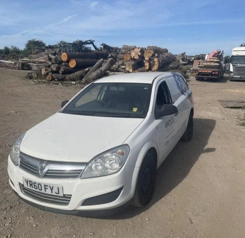Hilco Global Europe - Birmingham - A Variety Of Excellent VW Transporters and Mercedes And Vauxhall Vans Auction - Auction Image 4