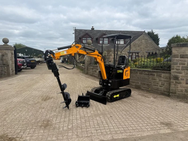 Universal Auctions Group Ltd - Massive Sale! Excavators, Tractors, Forklifts, Agri, Telehandlers & Much More at Auction - Auction Image 9