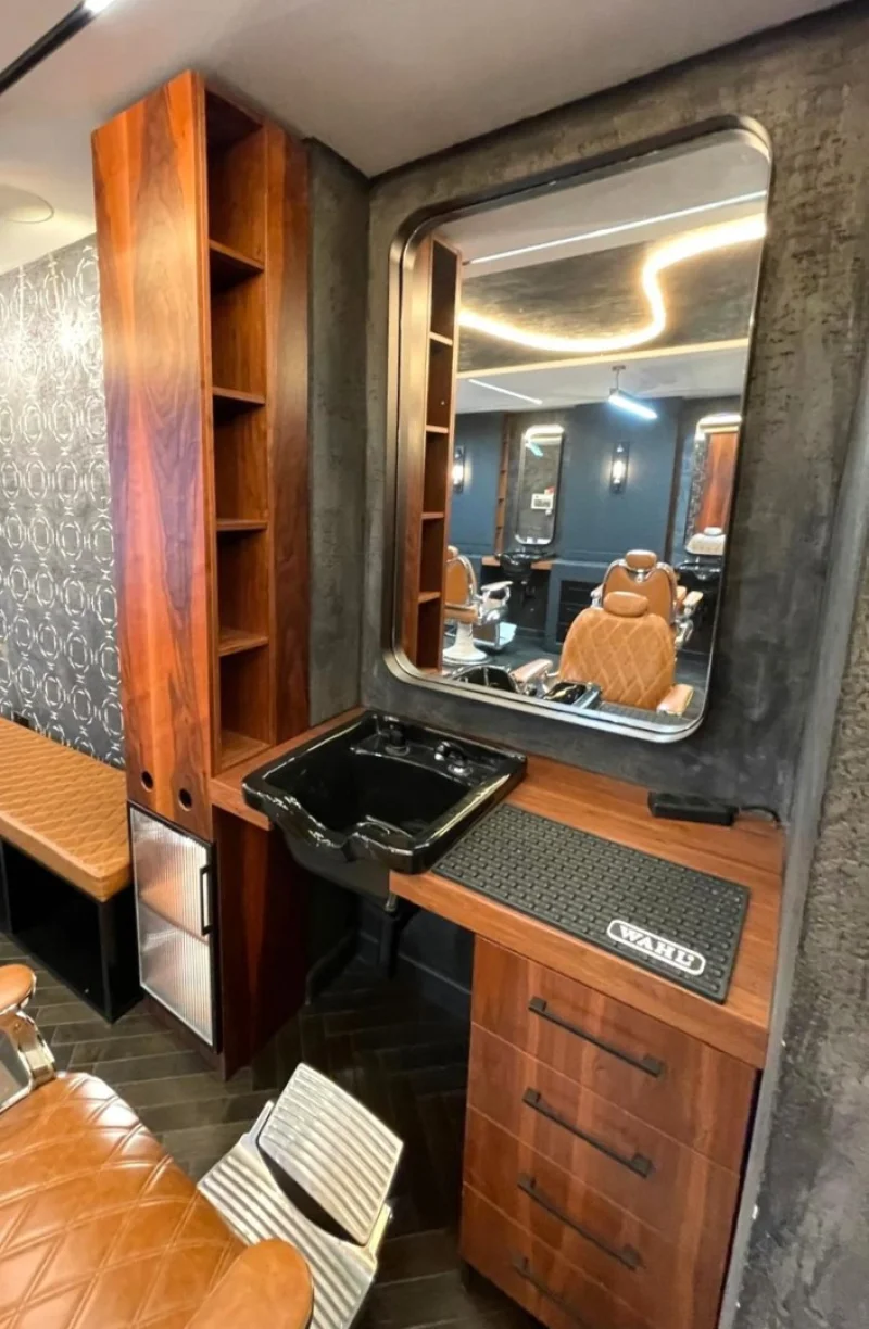 In2Corporate Ltd - Contents of an Old School Award-Winning Barbershop Auction - Auction Image 5