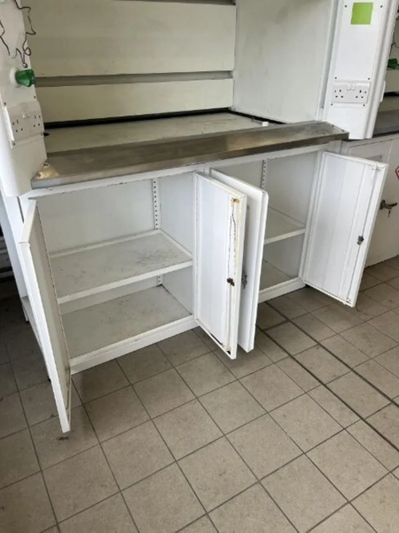 JPS Chartered Surveyors - ILS K8 Fume Cupboard Extractor Auction - Auction Image 5