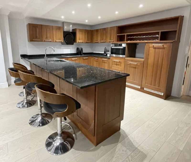 In2Corporate Ltd - EXCLUSIVE GENERAL AUCTION - 700 Lots - Contents of an Exclusive Mayfair Residence, Bespoke Fitted Kitchens, IT & Computers, Luxury Homewares, Designer Furniture and More - Auction Image 2