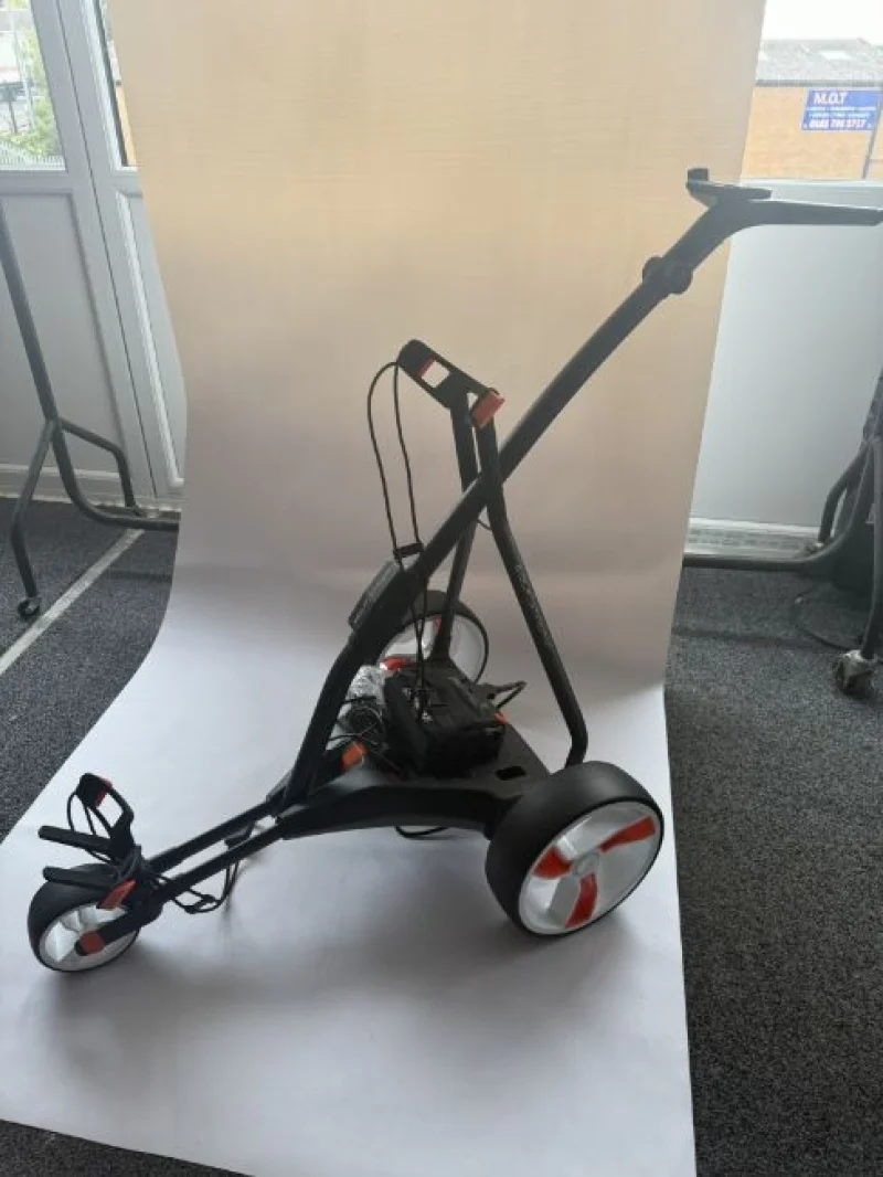 JPS Chartered Surveyors - Golf Auction to include Golf Clubs, Sets, Clothes, Shoes, Accessories - Auction Image 2