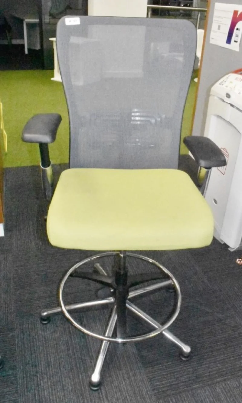 In2Corporate Ltd - Contents of a Modern Office Building In Hayes UB3 - Features Desk Pods, Chairs, Designer Furniture, Job Lots and More - Final Phase! - Auction Image 7