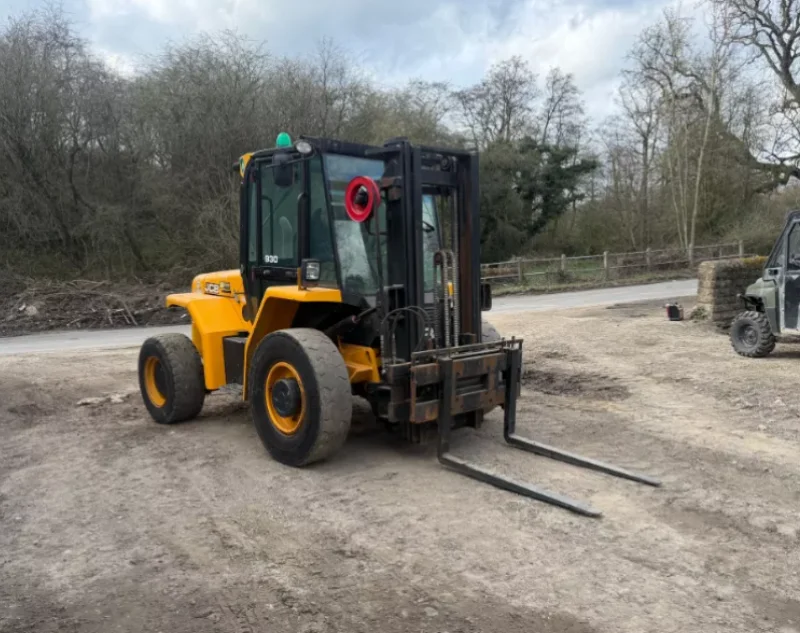 Universal Auctions Group Ltd - Massive Multi-Lot Auction; Ex-Fleet Vans, Agri, Construction & Heavy Plant Machinery And Much More! - Auction Image 10