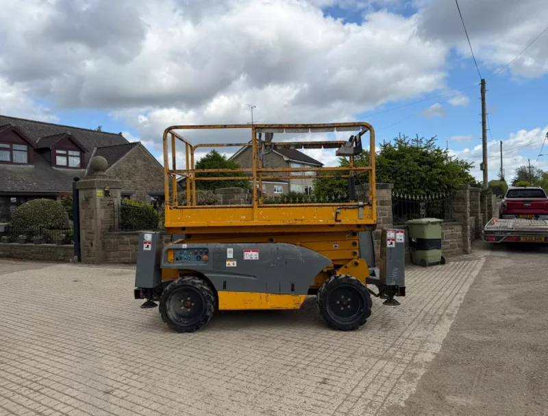 Universal Auctions Group Ltd - Massive Multi-Lot Auction; Ex-Fleet Vans, Agri, Construction & Heavy Plant Machinery And Much More! - Auction Image 2