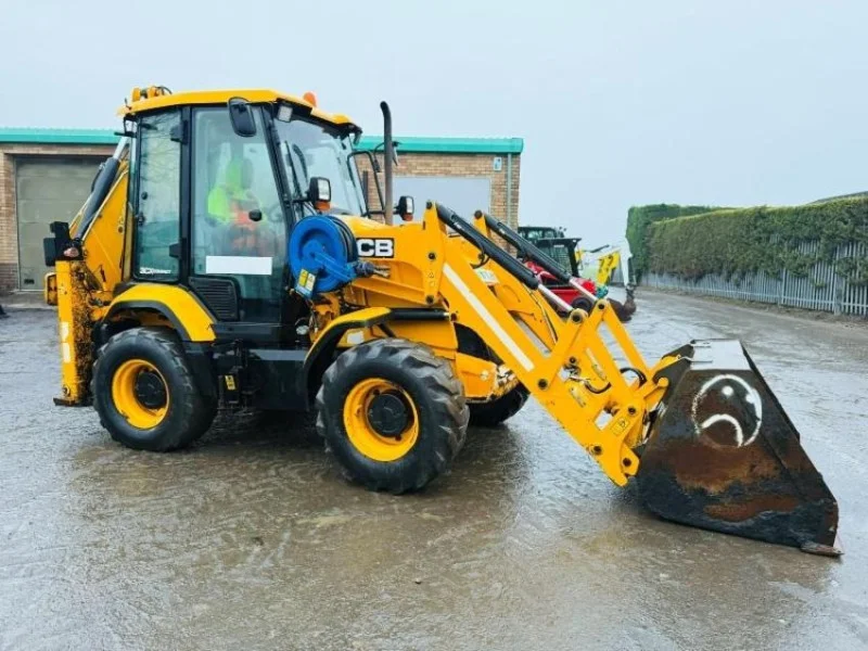 Universal Auctions Group Ltd - Massive Multi-Lot Auction; Ex-Fleet Vans, Agri, Construction & Heavy Plant Machinery And Much More! - Auction Image 1