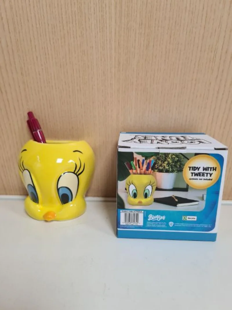 JPS Chartered Surveyors - Fantastic Licenced Looney Tunes Stock Auction incl: Backpacks, Stationery, Tablet/Ipad Holders & More - Auction Image 6