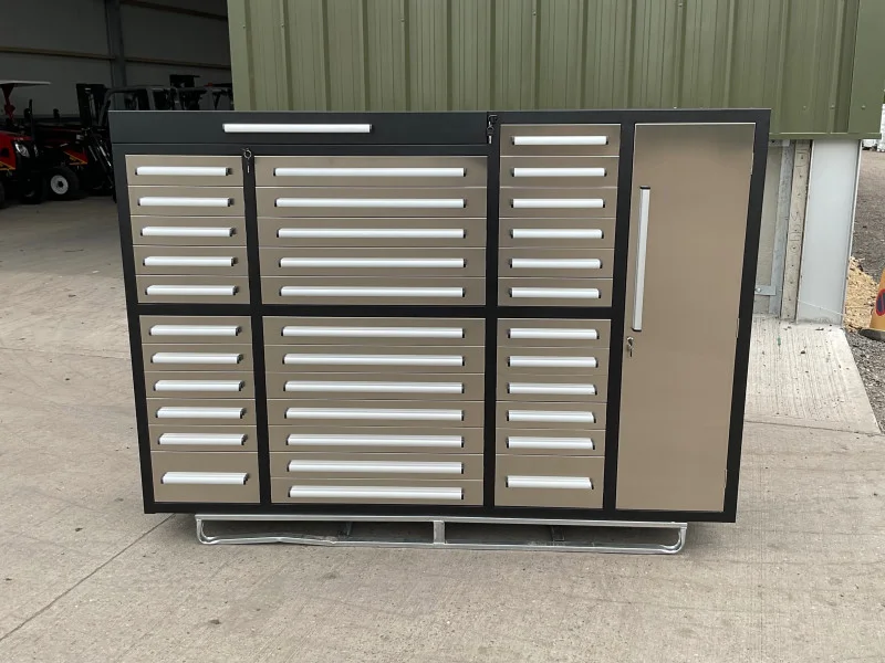BPI Auctions - Unused 10ft, 7ft & 6.5ft Metal & Steel Work Benches Auction - Auction Image 4