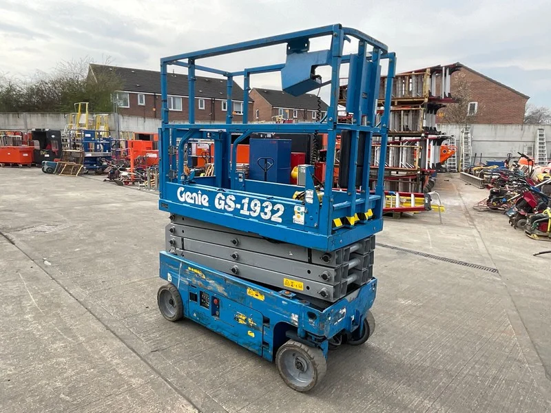 BPI Auctions - Forklift Trucks & Genie Electric Scissor Lift Auction - Auction Image 5