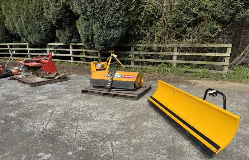 Pinder Asset Solutions Ltd - Probate Disposal Scania T-Cab Tractor Unit, Toyota Landcruiser V8; Garage, Groundcare & Lifting Equipment, Linde H30D Forklift, Golf Buggy at Auction - Auction Image 8