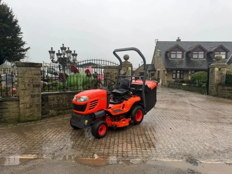 Universal Auctions Group Ltd - Massive Multi-Lot Auction; Ex-Fleet Vans, Agri, Construction & Heavy Plant Machinery And Much More! - Auction Image 2