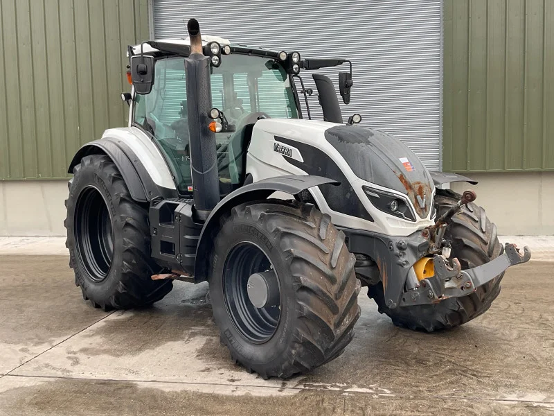 BPI Auctions - Agricultural Machinery to include Combine Harvester, Tractors, Wheeled Loader & Wheeled Skidsteer at Auction - Auction Image 3