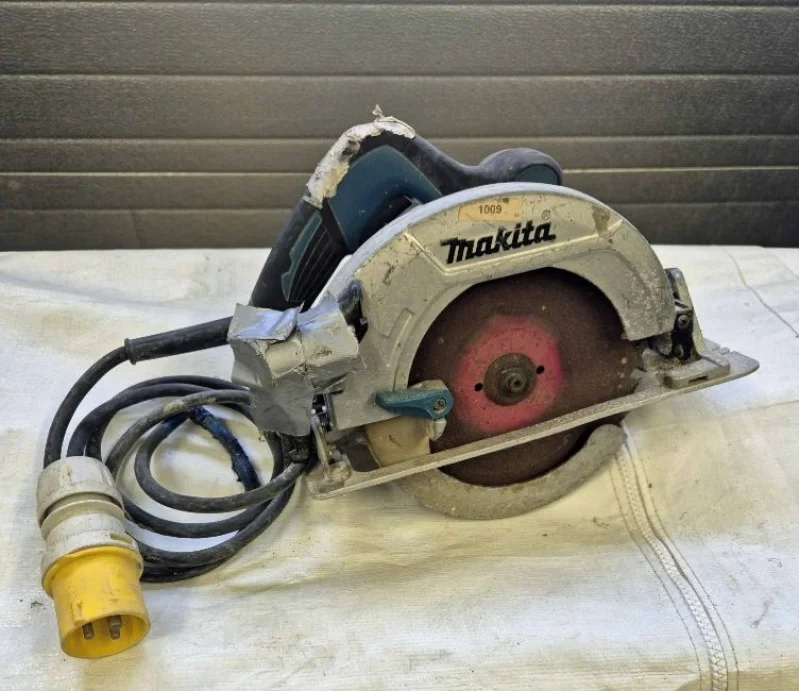 Wyles Hardy & Co - HGV's, Light Commercials & Construction Tools Auction - Auction Image 6