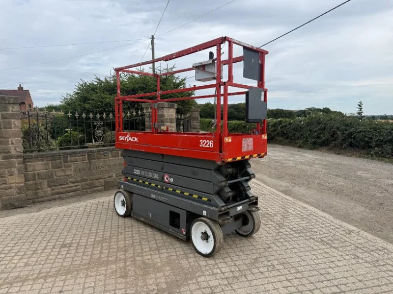 Universal Auctions Group Ltd - New Weekly Vehicles, Plant & Machinery Auction, Weekly Sale 2 of 2 - Auction Image 3