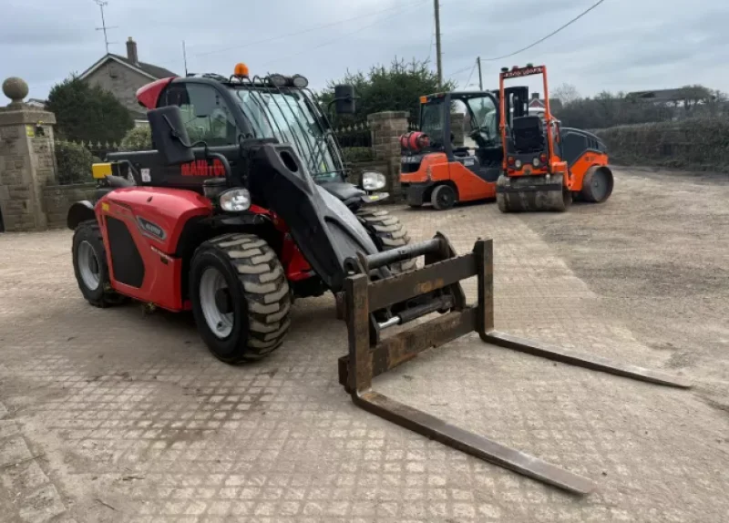 Universal Auctions Group Ltd - Massive Multi-Lot Auction; Ex-Fleet Vans, Agri, Construction & Heavy Plant Machinery And Much More! - Auction Image 2