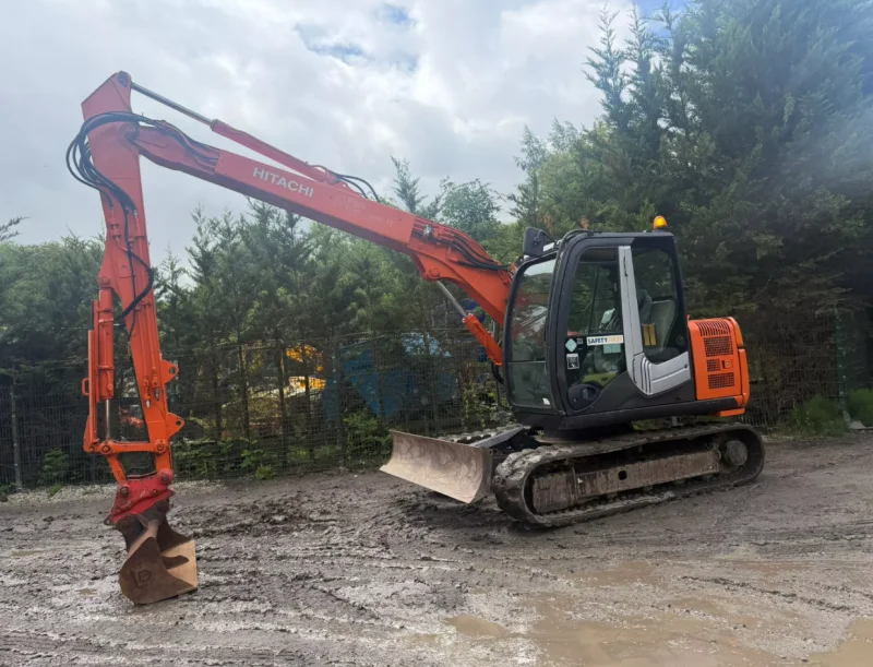 Universal Auctions Group Ltd - Massive Multi-Lot Auction; Ex-Fleet Vans, Agri, Construction & Heavy Plant Machinery And Much More! - Auction Image 4