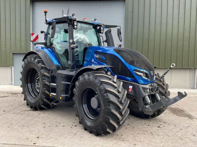 BPI Auctions - Agricultural Machinery to include Combine Harvester, Tractors, Wheeled Loader & Wheeled Skidsteer at Auction - Auction Image 6