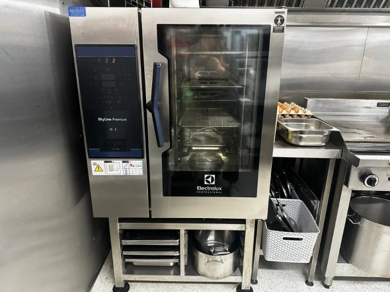 Mid Ulster Auctions Ltd - Entire Cafe Contents of Toast, Cullybackey at Auction - Auction Image 4