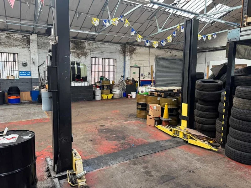 Sweeney Kincaid - Garage Equipment & Tyre Fitting Machines Auction - Auction Image 3