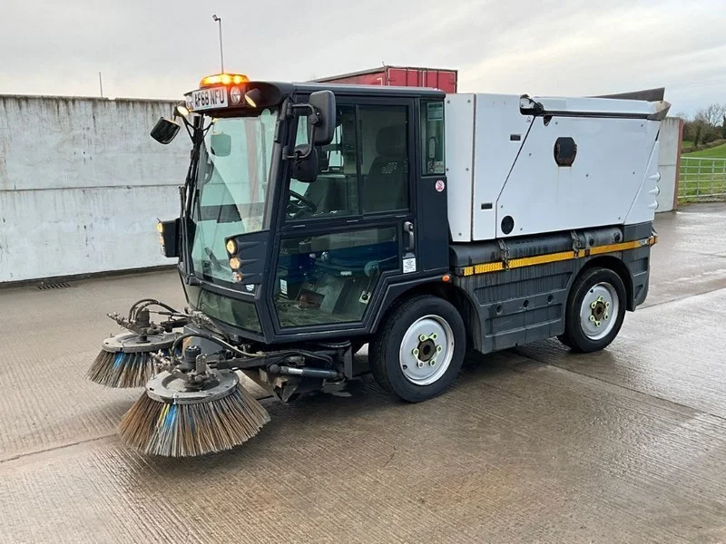 Mid Ulster Auctions Ltd - Machinery Auction to include: Midi Excavators, Dumpers, Mini Diggers, Road Sweepers, Scissor Lift, Walk Behind Laser Screed & More - Auction Image 3
