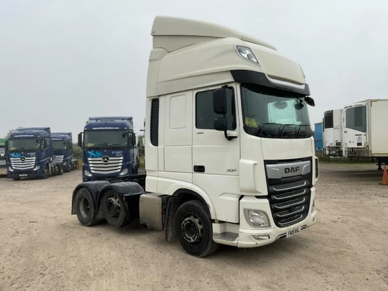 BPI Auctions - 2019 & 2018 DAF XF480 Super Space Tractor Unit Auction - Auction Image 2