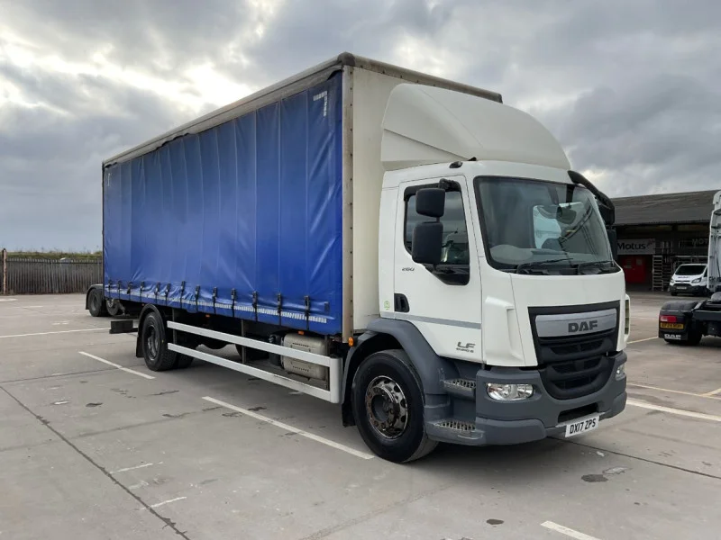 BPI Auctions - 2019 - 2017 DAF, Iveco & Renault Tractor Units, Box Lorries & Curtainsider Lorries at Auction - Auction Image 3