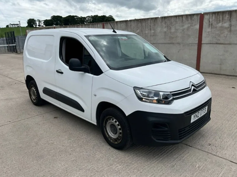 Mid Ulster Auctions Ltd - Vans, Cars and HGV's at Auction - Auction Image 2