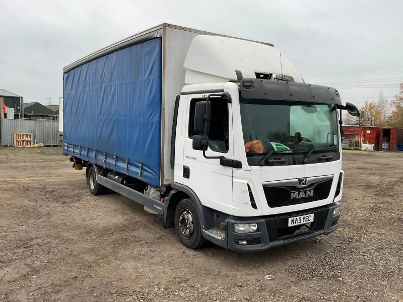 BPI Auctions - 2019 DAF LF 7.5T Box Lorries with Tail Lifts & 2019 MAN TGL 7.5T Curtain Sided Lorries at Auction - Auction Image 2