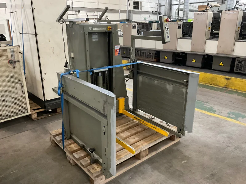 BPI Auctions - Remaining Contents of Printing Company to include Forklift & Reach Trucks, Printing Machinery, Board Lifters, Floor Sweepers, Pallet Racking, Pallet Trucks & more at Auction - Auction Image 4