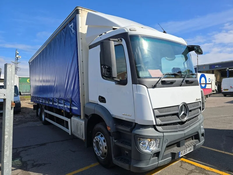 BPI Auctions - Commercial Vehicles Auction to include Tractor Units, Curtainsiders, Box Lorries, Panel Vans & Waste Shredder - Auction Image 3