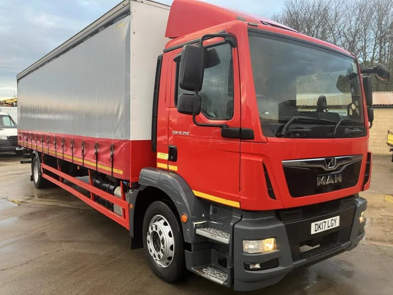 Asset Auctions Ltd - Saturday Midday - Durham Auction to include Mercedes Sprinter, Iveco daily, Iveco Eurocargo, DAF Tractor Units and more. You Cannot Buy These Lots Cheaper On Any Platform! - Auction Image 3